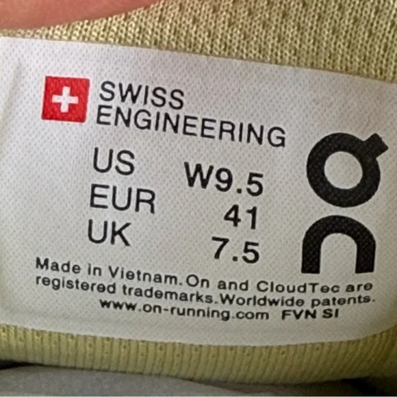 On Running Women's Running Shoes - Cream and White - Picture 7 of 7